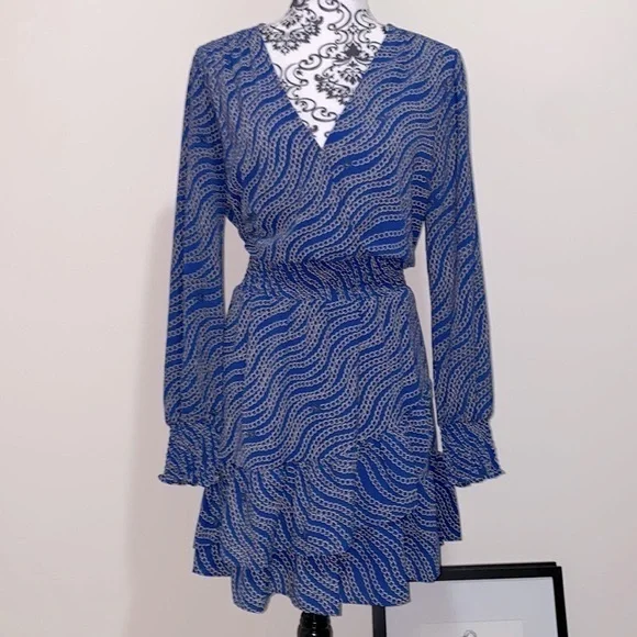 Micheal Kors Printed Ruffle Dress. - Picture 5 of 9
